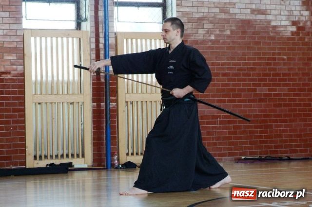 Zdjęcie w galerii na portalu naszraciborz.pl: Adam Majchrzak mistrzem IAIDO wiadomości z regionu