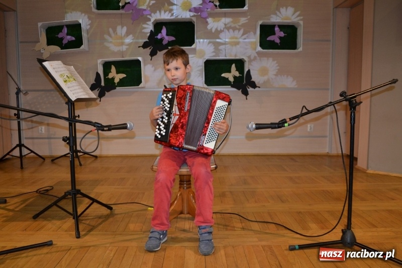 Zdjęcie w galerii na portalu naszraciborz.pl: XXIV Przegląd Młodych Talentów w Tworkowie wiadomości z regionu