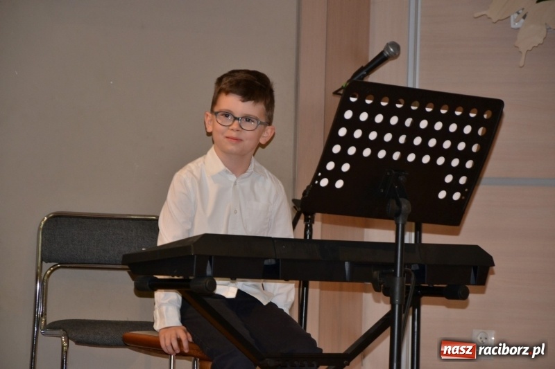 Zdjęcie w galerii na portalu naszraciborz.pl: XXIV Przegląd Młodych Talentów w Tworkowie wiadomości z regionu