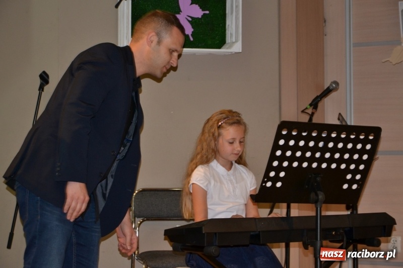 Zdjęcie w galerii na portalu naszraciborz.pl: XXIV Przegląd Młodych Talentów w Tworkowie wiadomości z regionu