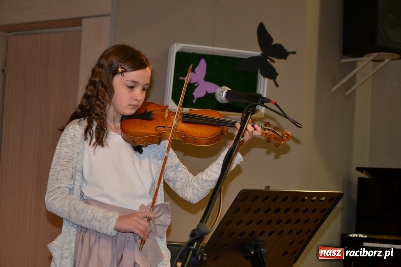 Zdjęcie w galerii na portalu naszraciborz.pl: XXIV Przegląd Młodych Talentów w Tworkowie wiadomości z regionu