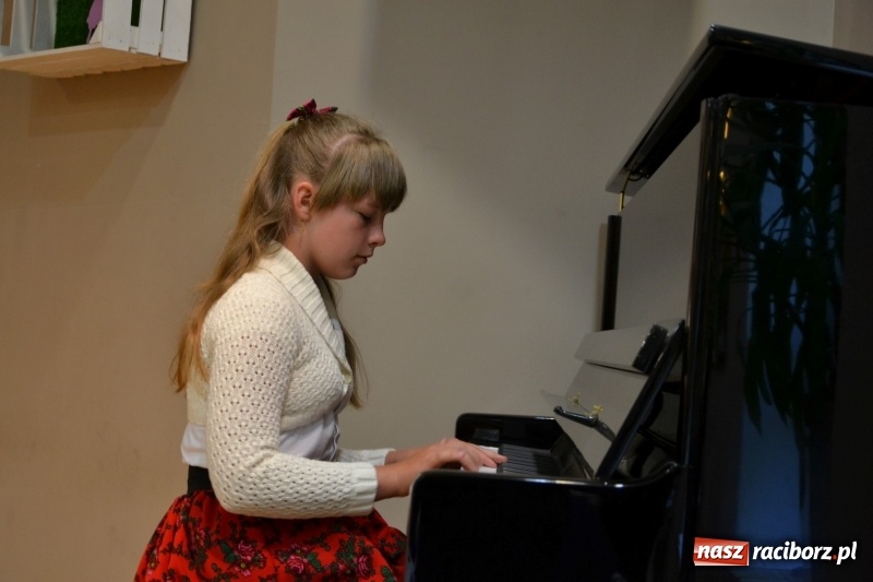 Zdjęcie w galerii na portalu naszraciborz.pl: XXIV Przegląd Młodych Talentów w Tworkowie wiadomości z regionu