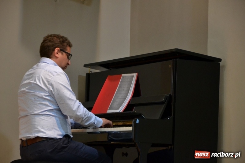Zdjęcie w galerii na portalu naszraciborz.pl: XXIV Przegląd Młodych Talentów w Tworkowie wiadomości z regionu