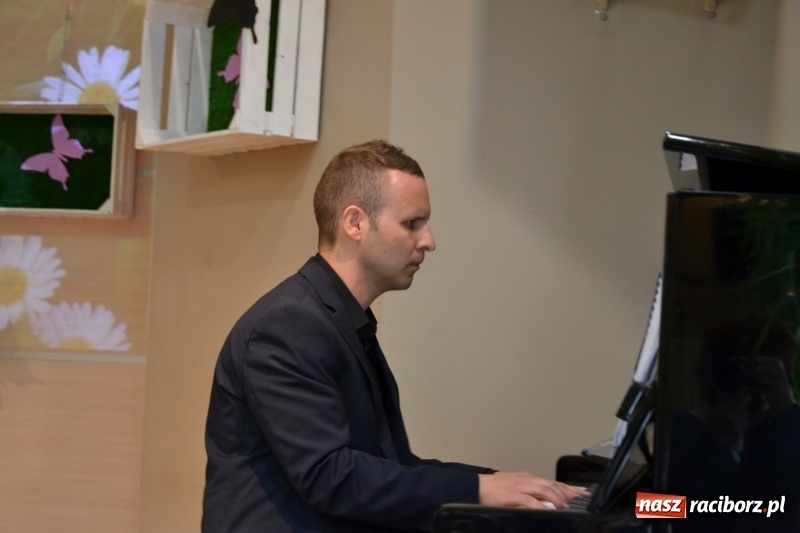 Zdjęcie w galerii na portalu naszraciborz.pl: XXIV Przegląd Młodych Talentów w Tworkowie wiadomości z regionu