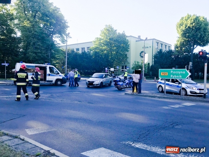 Zdjęcie w galerii na portalu naszraciborz.pl: 29-latek z yamahy w szpitalu. Zdarzenie pod Mechanikiem  wiadomości z regionu