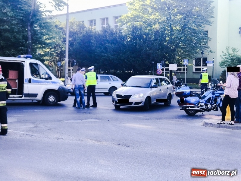 Zdjęcie w galerii na portalu naszraciborz.pl: 29-latek z yamahy w szpitalu. Zdarzenie pod Mechanikiem  wiadomości z regionu