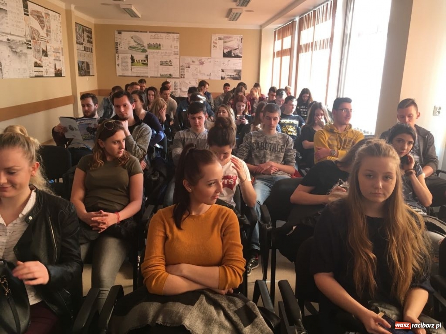 Zdjęcie w galerii na portalu naszraciborz.pl: PWSZ w Raciborzu zachęca do studiowania wiadomości z regionu