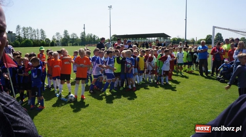 Zdjęcie w galerii na portalu naszraciborz.pl: Młodzi zawodnicy LKS Tworków na VI Memoriale im. Przemysława Grabowskiego w Grodkowie wiadomości z regionu