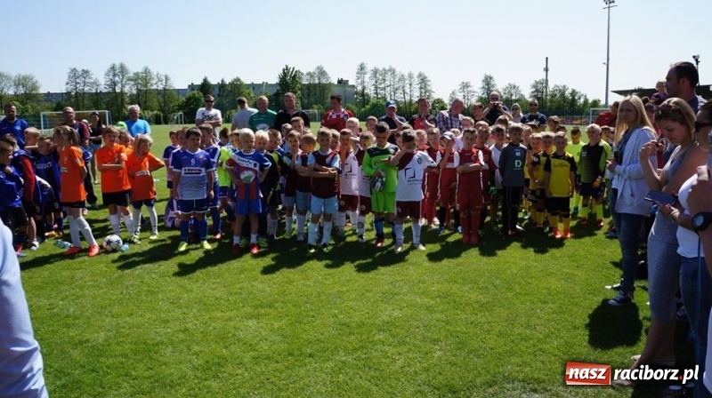 Zdjęcie w galerii na portalu naszraciborz.pl: Młodzi zawodnicy LKS Tworków na VI Memoriale im. Przemysława Grabowskiego w Grodkowie wiadomości z regionu