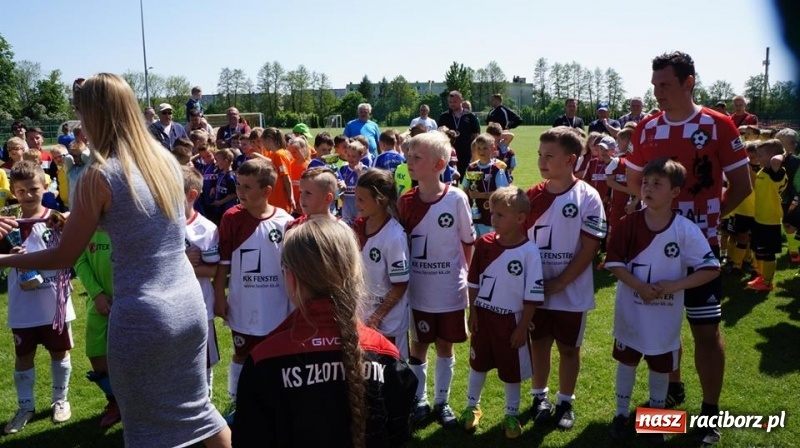 Zdjęcie w galerii na portalu naszraciborz.pl: Młodzi zawodnicy LKS Tworków na VI Memoriale im. Przemysława Grabowskiego w Grodkowie wiadomości z regionu