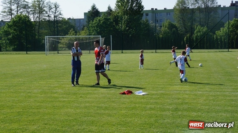 Zdjęcie w galerii na portalu naszraciborz.pl: Młodzi zawodnicy LKS Tworków na VI Memoriale im. Przemysława Grabowskiego w Grodkowie wiadomości z regionu