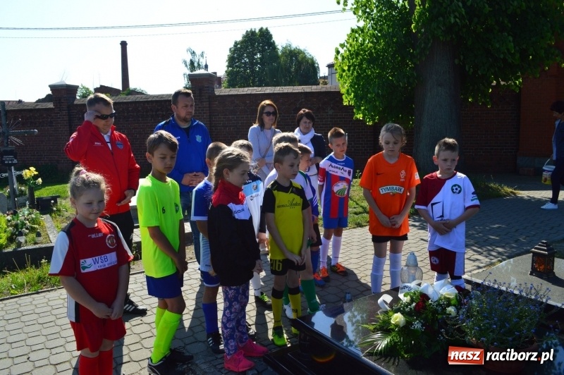 Zdjęcie w galerii na portalu naszraciborz.pl: Młodzi zawodnicy LKS Tworków na VI Memoriale im. Przemysława Grabowskiego w Grodkowie wiadomości z regionu