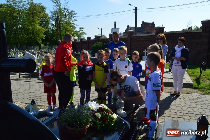 Zdjęcie w galerii na portalu naszraciborz.pl: Młodzi zawodnicy LKS Tworków na VI Memoriale im. Przemysława Grabowskiego w Grodkowie wiadomości z regionu