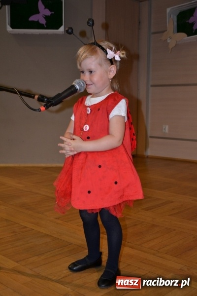 Zdjęcie w galerii na portalu naszraciborz.pl: Taniec i recytacja. Młode talenty na scenie w Tworkowie wiadomości z regionu