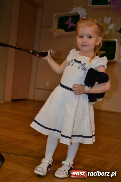 Zdjęcie w galerii na portalu naszraciborz.pl: Taniec i recytacja. Młode talenty na scenie w Tworkowie wiadomości z regionu