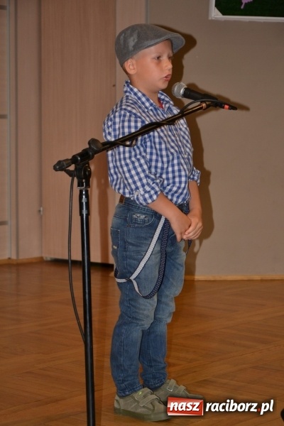 Zdjęcie w galerii na portalu naszraciborz.pl: Taniec i recytacja. Młode talenty na scenie w Tworkowie wiadomości z regionu