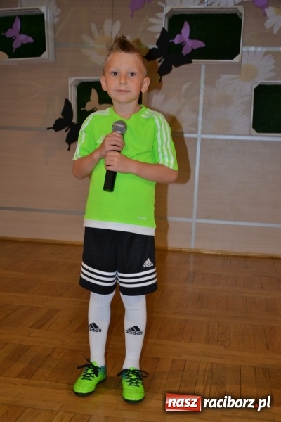 Zdjęcie w galerii na portalu naszraciborz.pl: Taniec i recytacja. Młode talenty na scenie w Tworkowie wiadomości z regionu