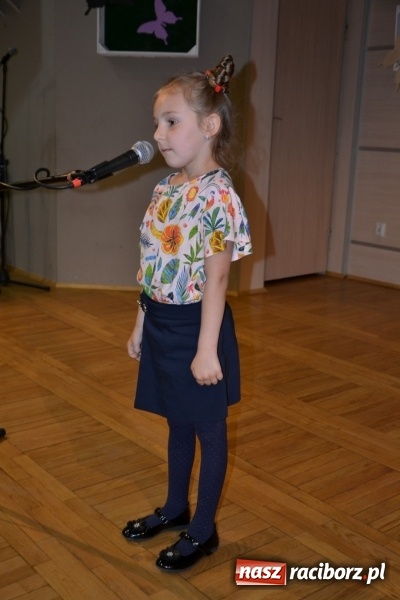 Zdjęcie w galerii na portalu naszraciborz.pl: Taniec i recytacja. Młode talenty na scenie w Tworkowie wiadomości z regionu
