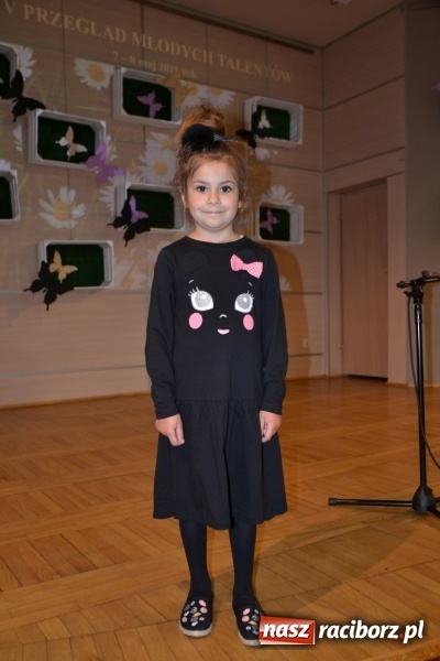 Zdjęcie w galerii na portalu naszraciborz.pl: Taniec i recytacja. Młode talenty na scenie w Tworkowie wiadomości z regionu