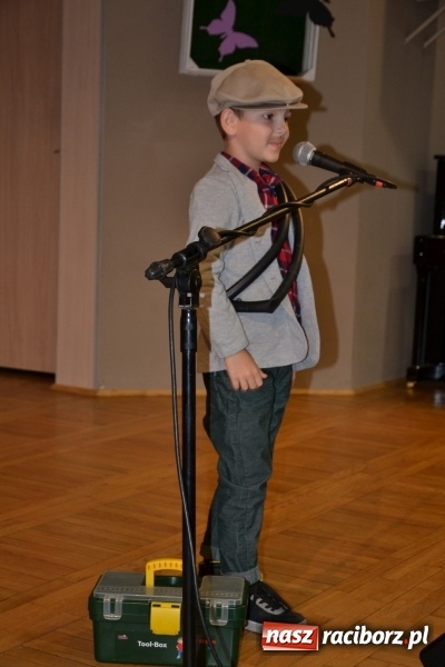 Zdjęcie w galerii na portalu naszraciborz.pl: Taniec i recytacja. Młode talenty na scenie w Tworkowie wiadomości z regionu