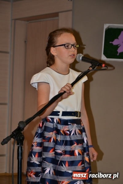 Zdjęcie w galerii na portalu naszraciborz.pl: Taniec i recytacja. Młode talenty na scenie w Tworkowie wiadomości z regionu