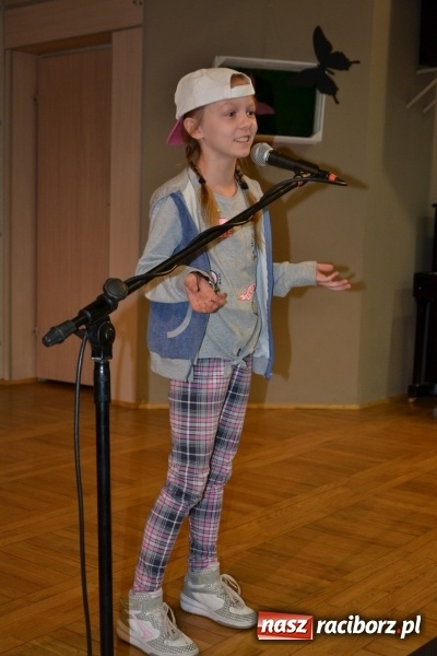 Zdjęcie w galerii na portalu naszraciborz.pl: Taniec i recytacja. Młode talenty na scenie w Tworkowie wiadomości z regionu