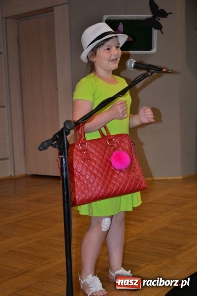 Zdjęcie w galerii na portalu naszraciborz.pl: Taniec i recytacja. Młode talenty na scenie w Tworkowie wiadomości z regionu
