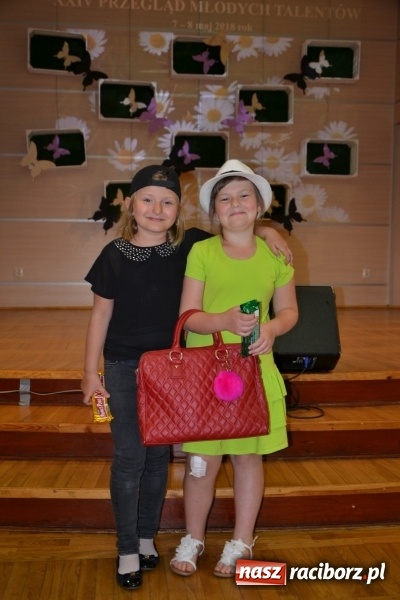 Zdjęcie w galerii na portalu naszraciborz.pl: Taniec i recytacja. Młode talenty na scenie w Tworkowie wiadomości z regionu