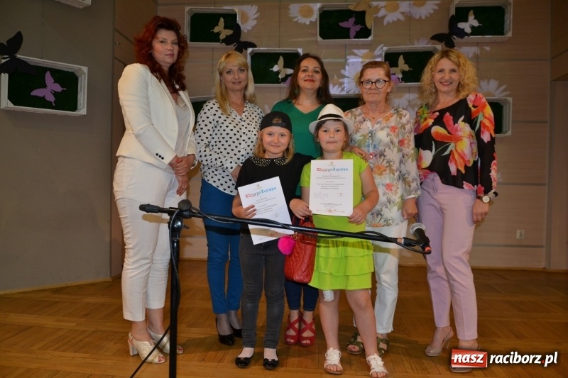 Zdjęcie w galerii na portalu naszraciborz.pl: Taniec i recytacja. Młode talenty na scenie w Tworkowie wiadomości z regionu