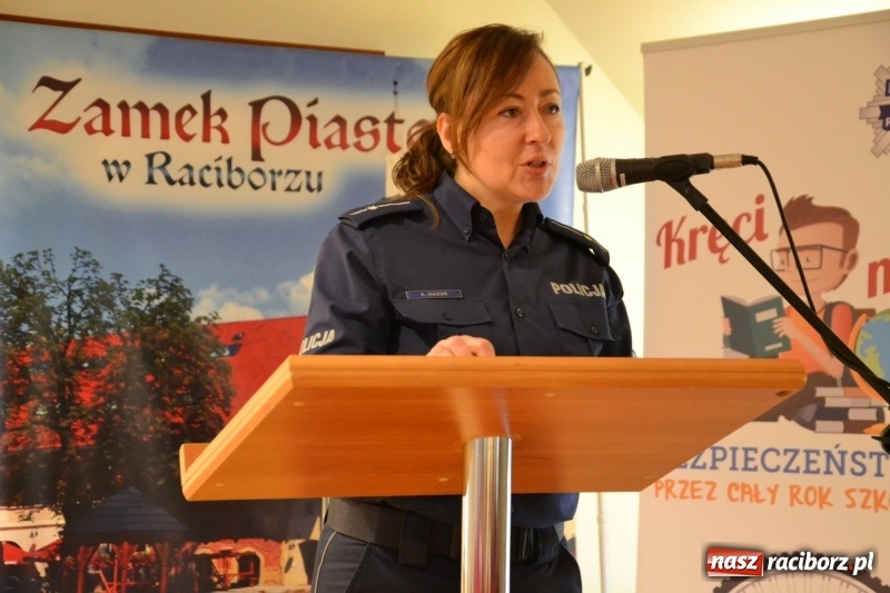 Zdjęcie w galerii na portalu naszraciborz.pl: Moje BEZPIECZNE(?) Dziecko – nauczyciele dyskutowali na zamku wiadomości z regionu