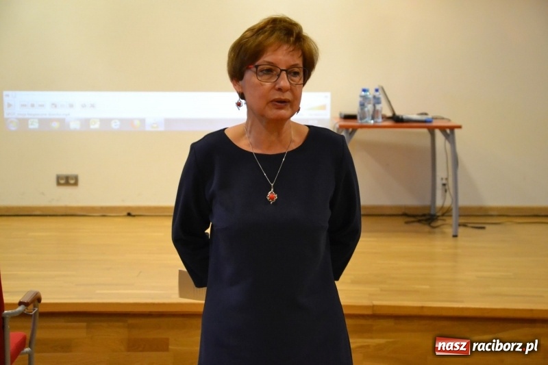 Zdjęcie w galerii na portalu naszraciborz.pl: Moje BEZPIECZNE(?) Dziecko – nauczyciele dyskutowali na zamku wiadomości z regionu