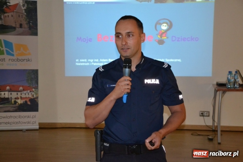 Zdjęcie w galerii na portalu naszraciborz.pl: Moje BEZPIECZNE(?) Dziecko – nauczyciele dyskutowali na zamku wiadomości z regionu