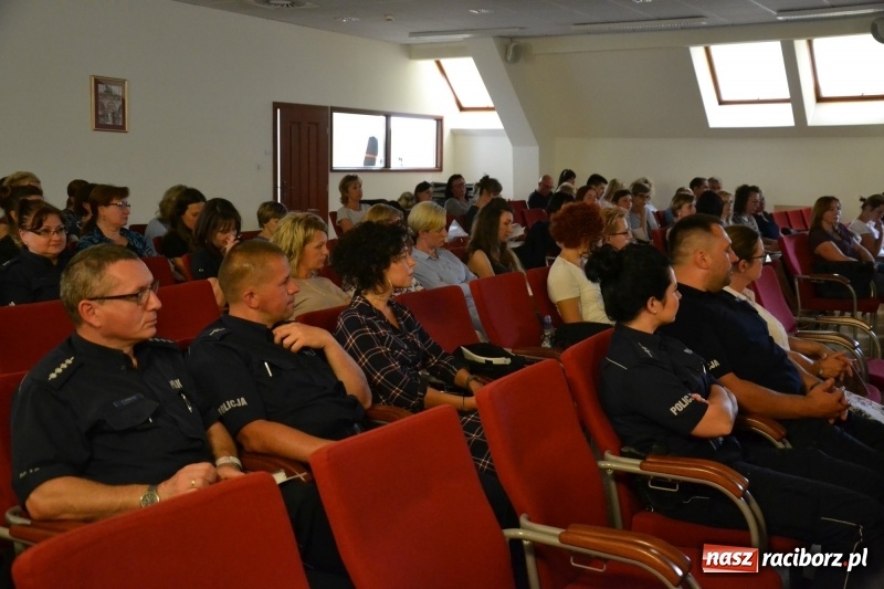 Zdjęcie w galerii na portalu naszraciborz.pl: Moje BEZPIECZNE(?) Dziecko – nauczyciele dyskutowali na zamku wiadomości z regionu
