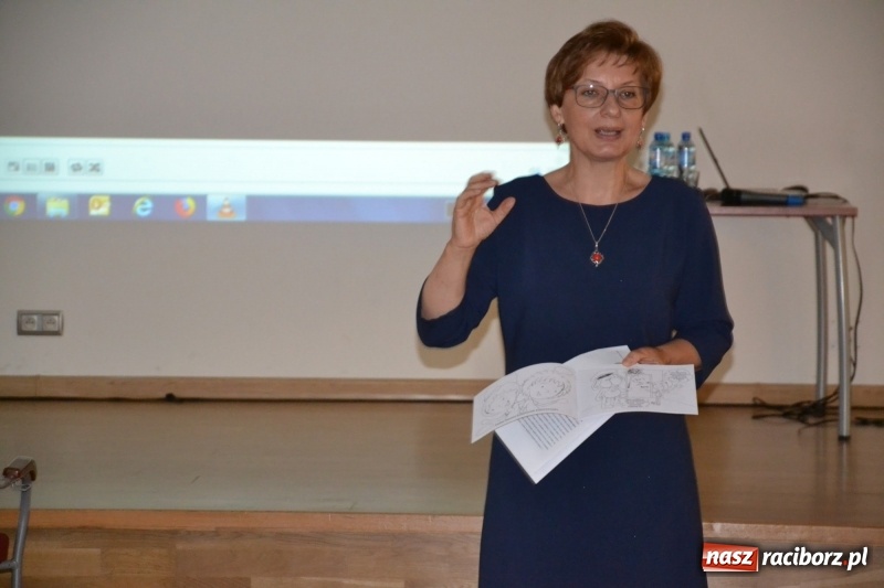 Zdjęcie w galerii na portalu naszraciborz.pl: Moje BEZPIECZNE(?) Dziecko – nauczyciele dyskutowali na zamku wiadomości z regionu