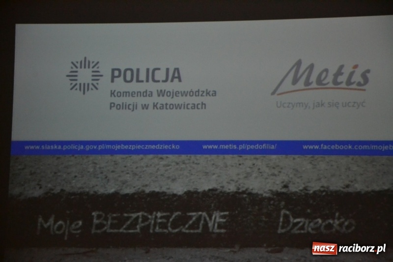 Zdjęcie w galerii na portalu naszraciborz.pl: Moje BEZPIECZNE(?) Dziecko – nauczyciele dyskutowali na zamku wiadomości z regionu