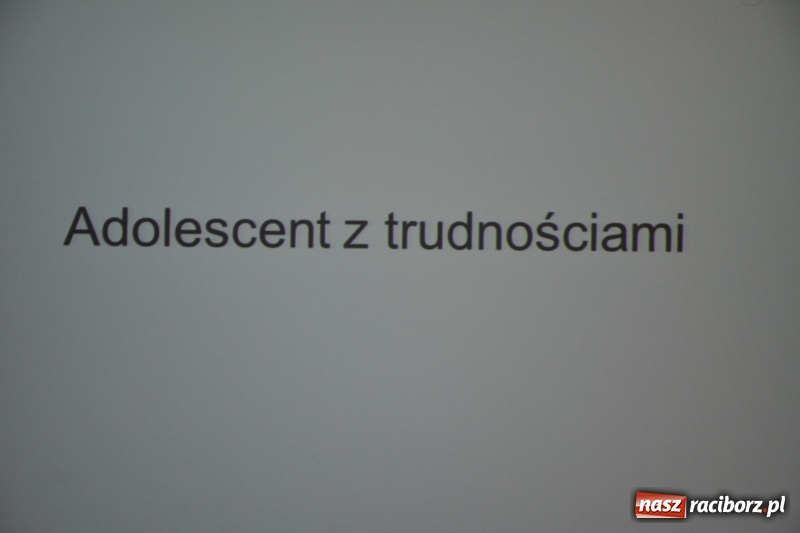 Zdjęcie w galerii na portalu naszraciborz.pl: Moje BEZPIECZNE(?) Dziecko – nauczyciele dyskutowali na zamku wiadomości z regionu