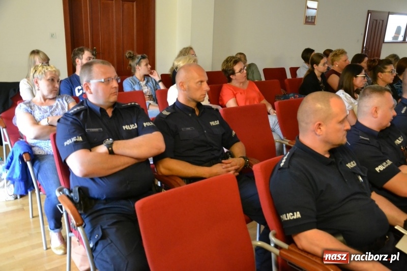 Zdjęcie w galerii na portalu naszraciborz.pl: Moje BEZPIECZNE(?) Dziecko – nauczyciele dyskutowali na zamku wiadomości z regionu