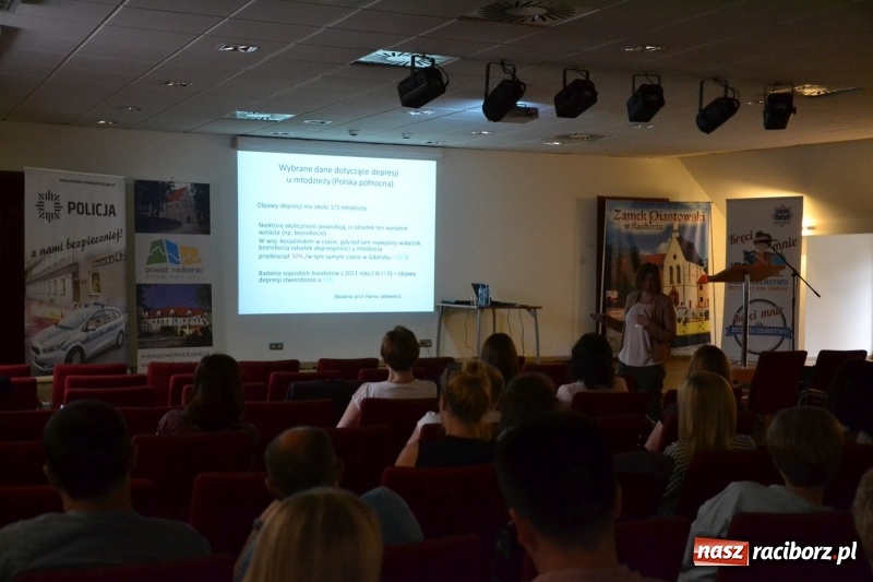 Zdjęcie w galerii na portalu naszraciborz.pl: Moje BEZPIECZNE(?) Dziecko – nauczyciele dyskutowali na zamku wiadomości z regionu