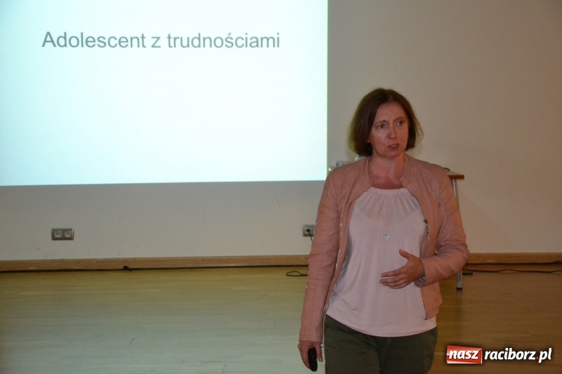 Zdjęcie w galerii na portalu naszraciborz.pl: Moje BEZPIECZNE(?) Dziecko – nauczyciele dyskutowali na zamku wiadomości z regionu