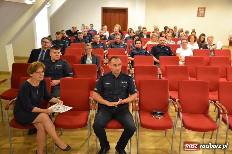 Zdjęcie w galerii na portalu naszraciborz.pl: Moje BEZPIECZNE(?) Dziecko – nauczyciele dyskutowali na zamku wiadomości z regionu