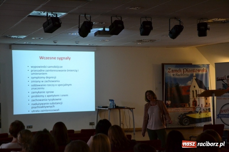 Zdjęcie w galerii na portalu naszraciborz.pl: Moje BEZPIECZNE(?) Dziecko – nauczyciele dyskutowali na zamku wiadomości z regionu