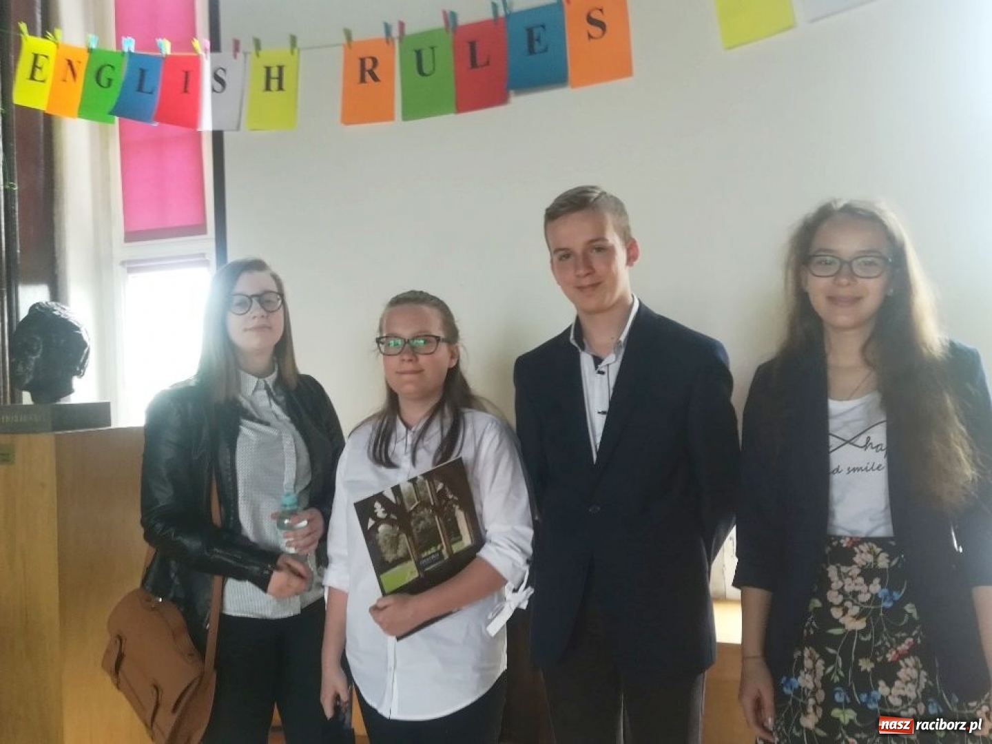 Zdjęcie w galerii na portalu naszraciborz.pl: Karolina z Nędzy najlepsza w powiecie z języka angielskiego  wiadomości z regionu
