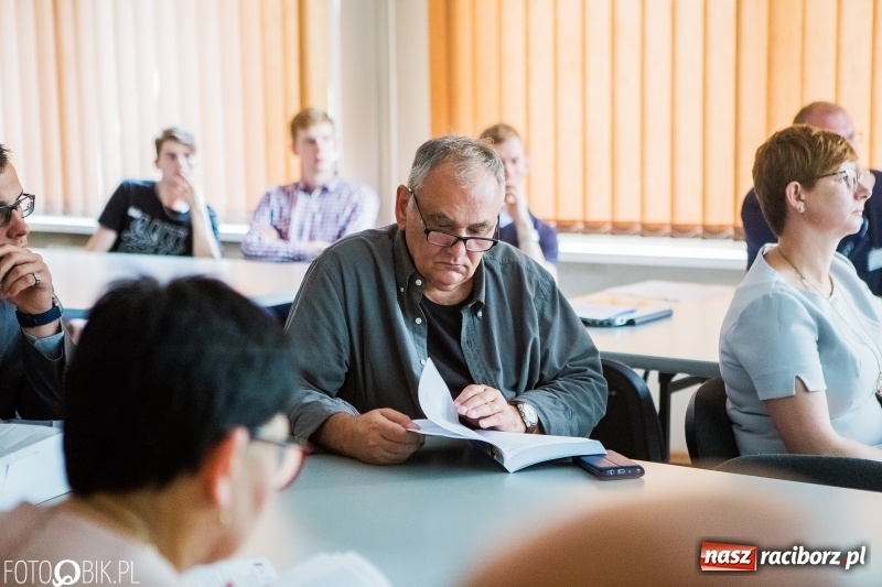 Zdjęcie w galerii na portalu naszraciborz.pl: Zrównoważony rozwój jako miernik postępu. Dyskusja panelowa w PWSZ wiadomości z regionu