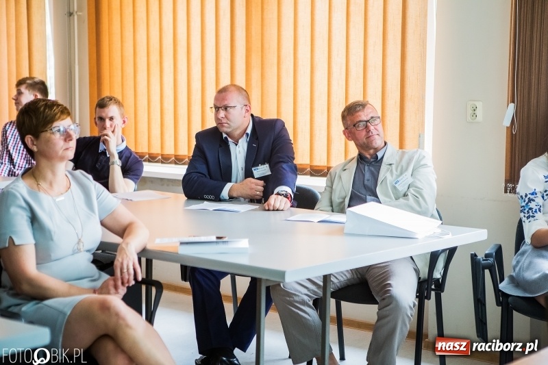 Zdjęcie w galerii na portalu naszraciborz.pl: Zrównoważony rozwój jako miernik postępu. Dyskusja panelowa w PWSZ wiadomości z regionu