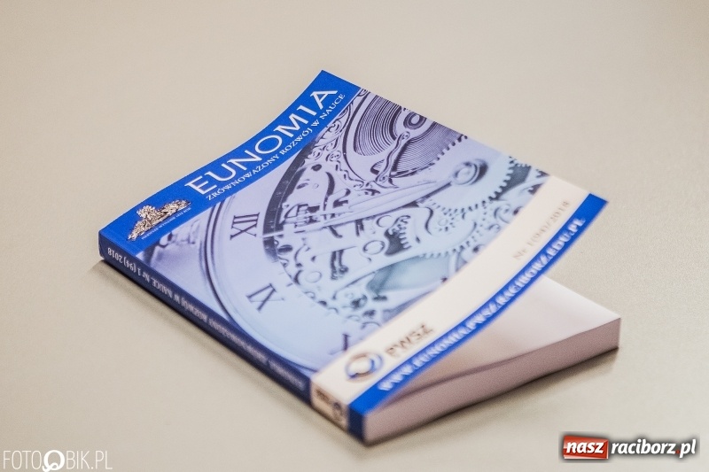 Zdjęcie w galerii na portalu naszraciborz.pl: Zrównoważony rozwój jako miernik postępu. Dyskusja panelowa w PWSZ wiadomości z regionu