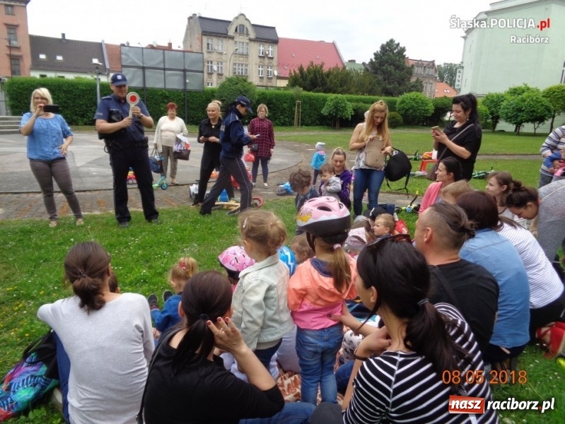 Zdjęcie w galerii na portalu naszraciborz.pl: Turniej rowerowy przedszkolaków pod czujnym okiem dzielnicowych wiadomości z regionu