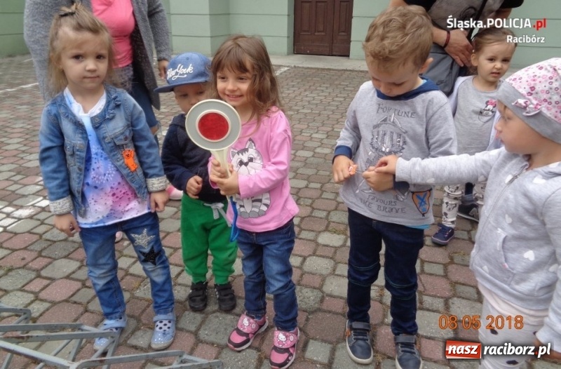 Zdjęcie w galerii na portalu naszraciborz.pl: Turniej rowerowy przedszkolaków pod czujnym okiem dzielnicowych wiadomości z regionu