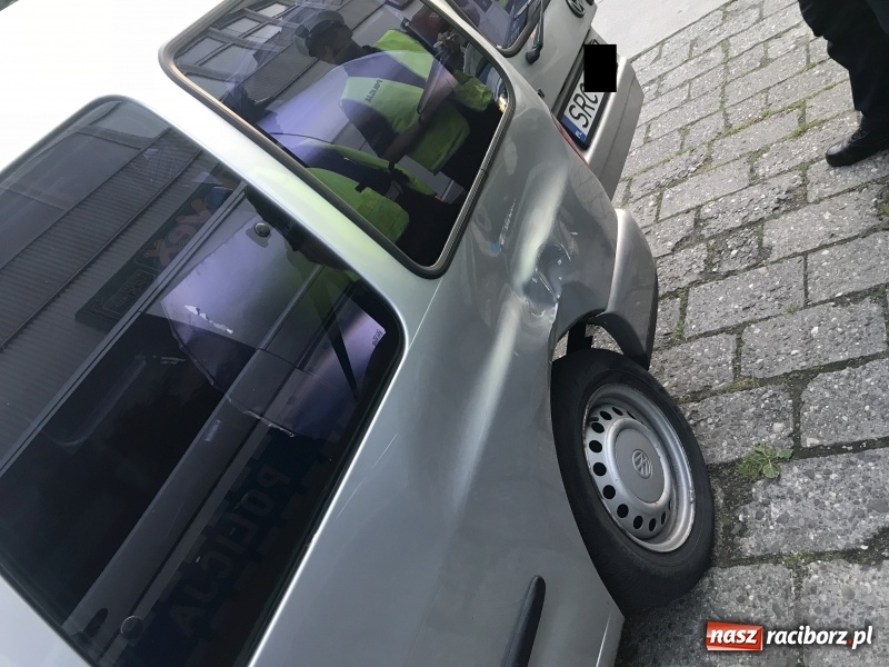 Zdjęcie w galerii na portalu naszraciborz.pl: Nietrzeźwy 62-latek uciekał przed policją. Skończyło się kolizją z radiowozem wiadomości z regionu