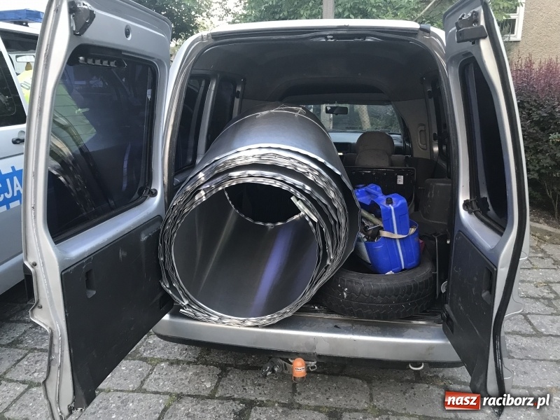 Zdjęcie w galerii na portalu naszraciborz.pl: Nietrzeźwy 62-latek uciekał przed policją. Skończyło się kolizją z radiowozem wiadomości z regionu