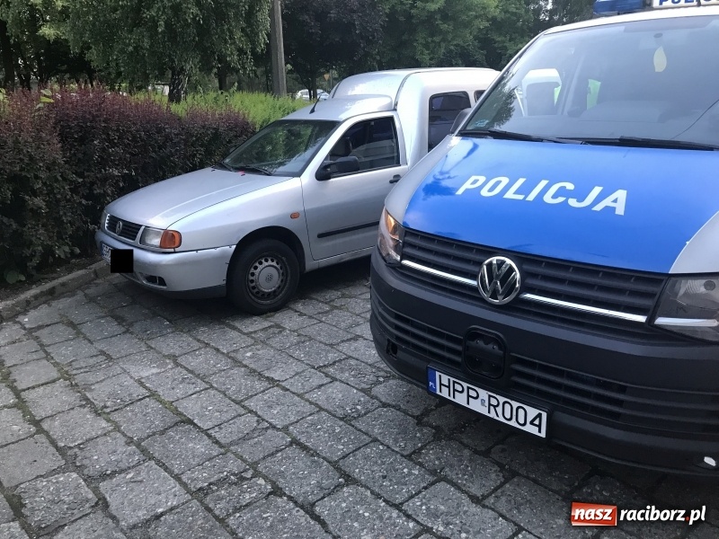 Zdjęcie w galerii na portalu naszraciborz.pl: Nietrzeźwy 62-latek uciekał przed policją. Skończyło się kolizją z radiowozem wiadomości z regionu